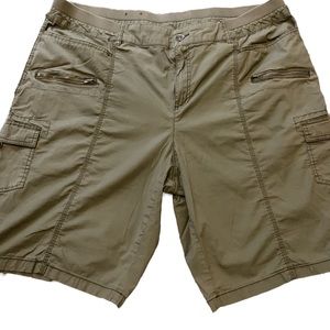 Style & Co Women’s Green Chino Cargo Shorts With Pockets 22W